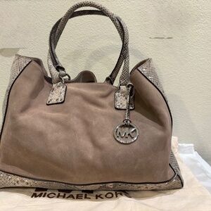 Michael Kors NWT XL Tote Tan Suede/Leather Detailed Handles/Wallet iIncluded